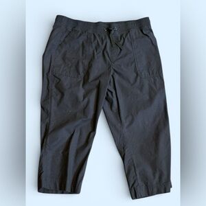 Eddie Bauer dark gray capri pull on size 14